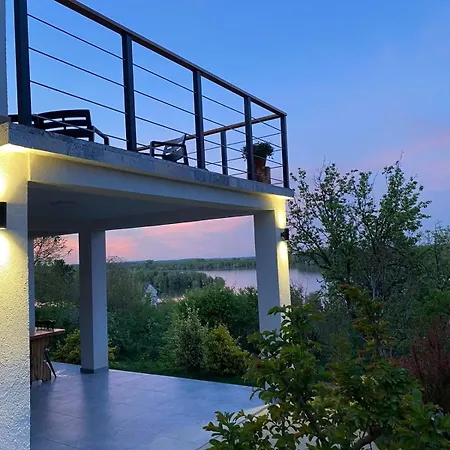 Honey House Novi Slankamen