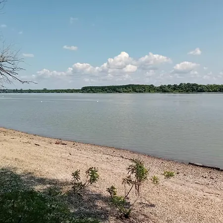 Honey House Novi Slankamen