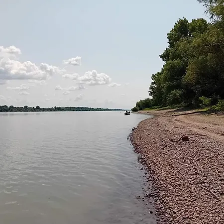 Honey House Villa Novi Slankamen