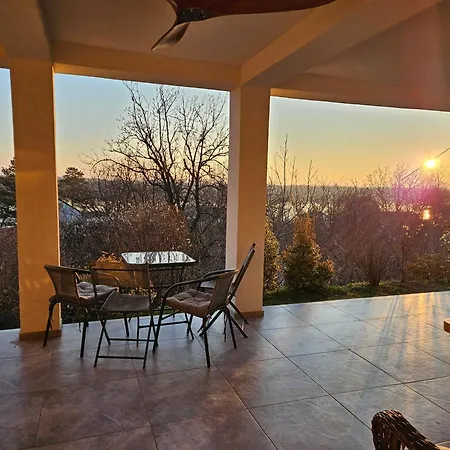 Honey House Novi Slankamen