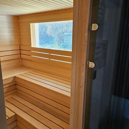 Honey House * Novi Slankamen