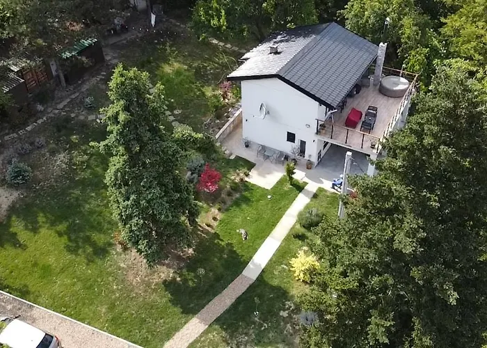 וילה Honey House *