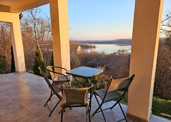 וילה Honey House *