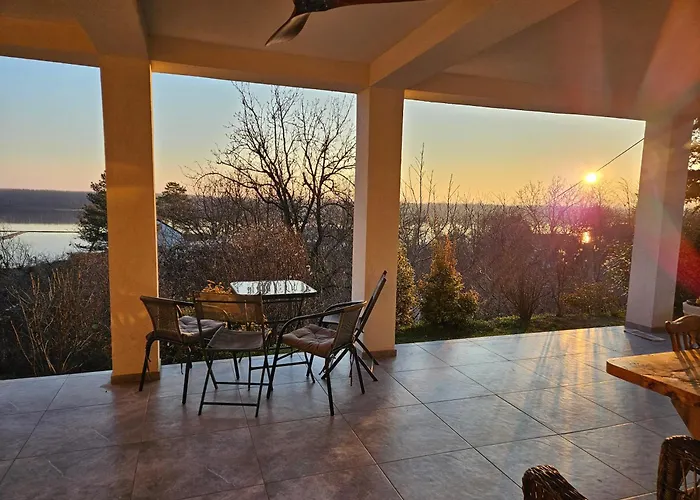 Honey House Novi Slankamen