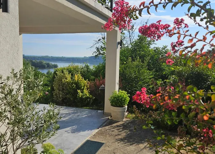 וילה Honey House